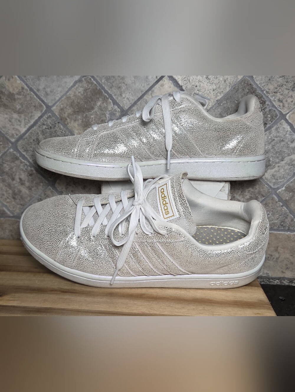 Womans Adidas Grandcourt Sneaker Metalic Silver Crackle Glitter Size 10.5 M